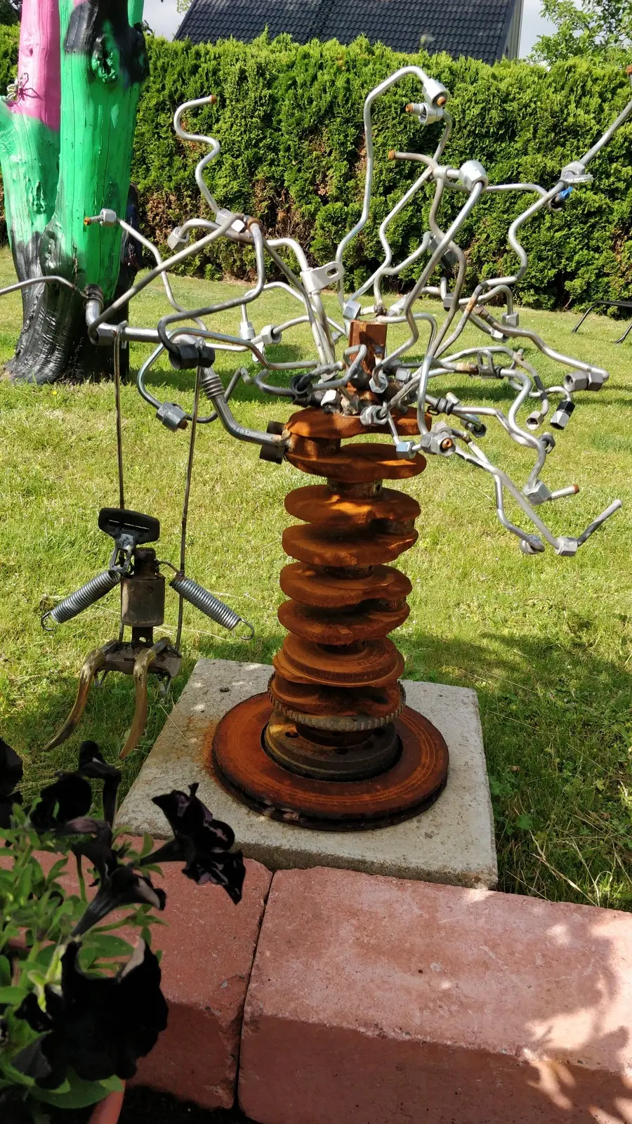 Skulptur Träd med gunga av Daniel Albinsson