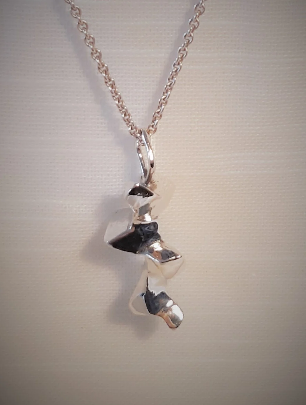 Halssmycke i silver av Mats Eriksson