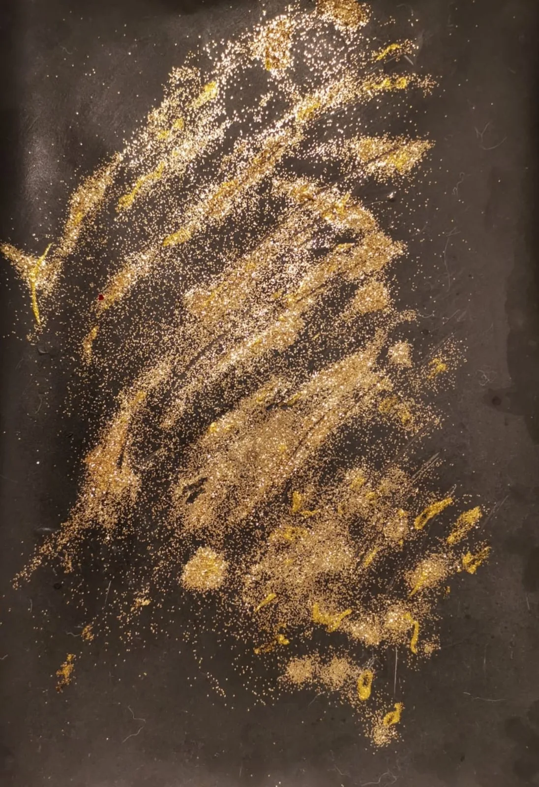 Gold Explosion Black av Caroline Lillgård