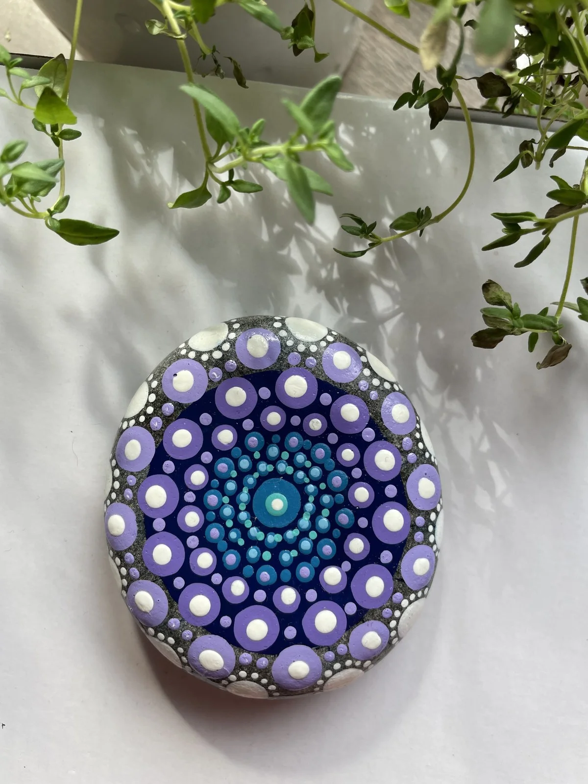 Akrylmålning #5 Hand Painted Rock/pris:250:- av Valida Jarmetova