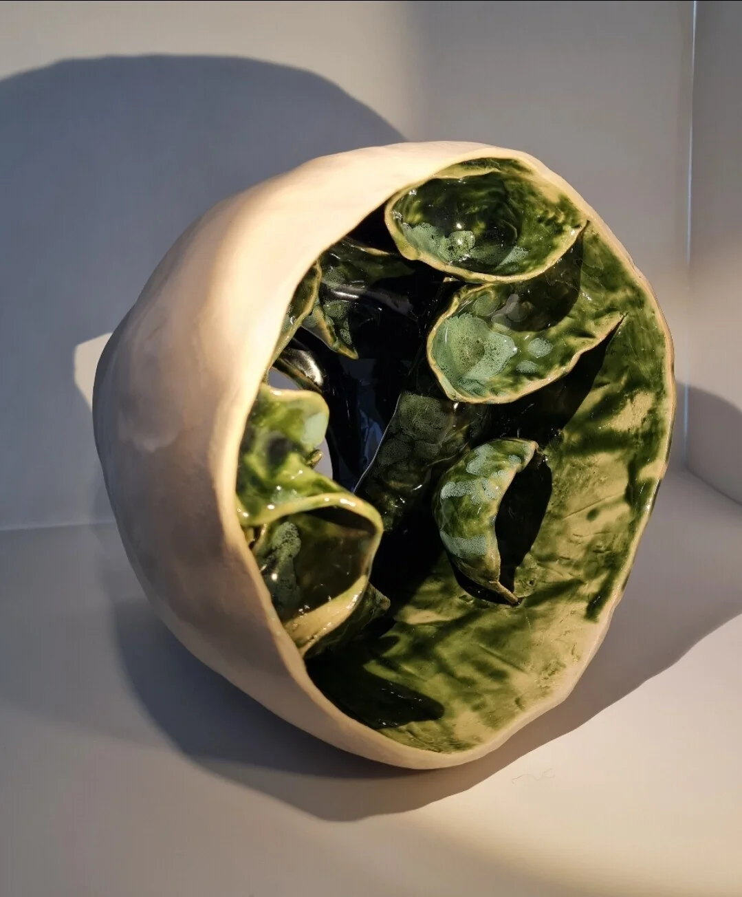 Skulptur Inuti utanpå av Mia Wikland