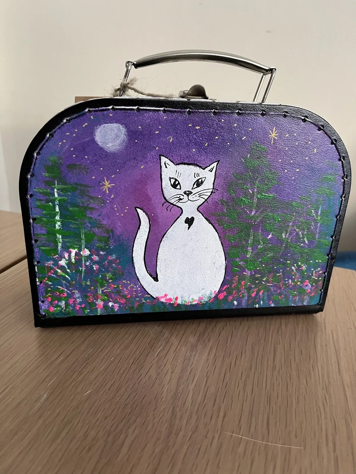 Akrylmålning Traveling catbag av Amie Norrman Söderman