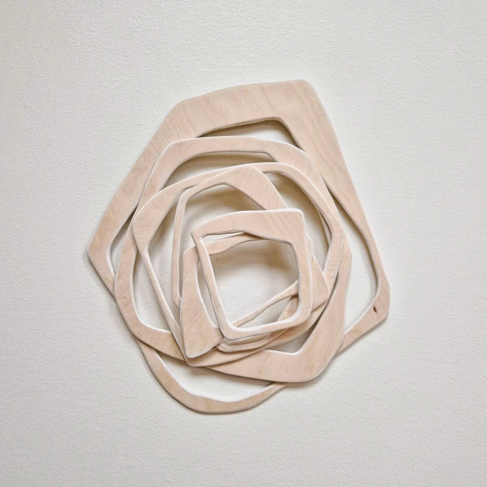 Skulptur Loops of time av Aliya Rabbani