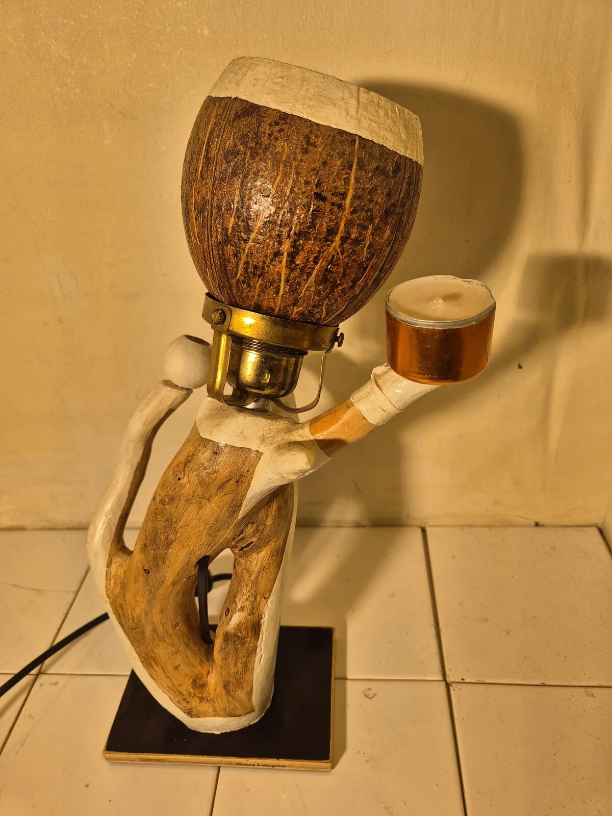 Skulptur Cocoligh  " Light and Candle Collektion. av Henry Laingren