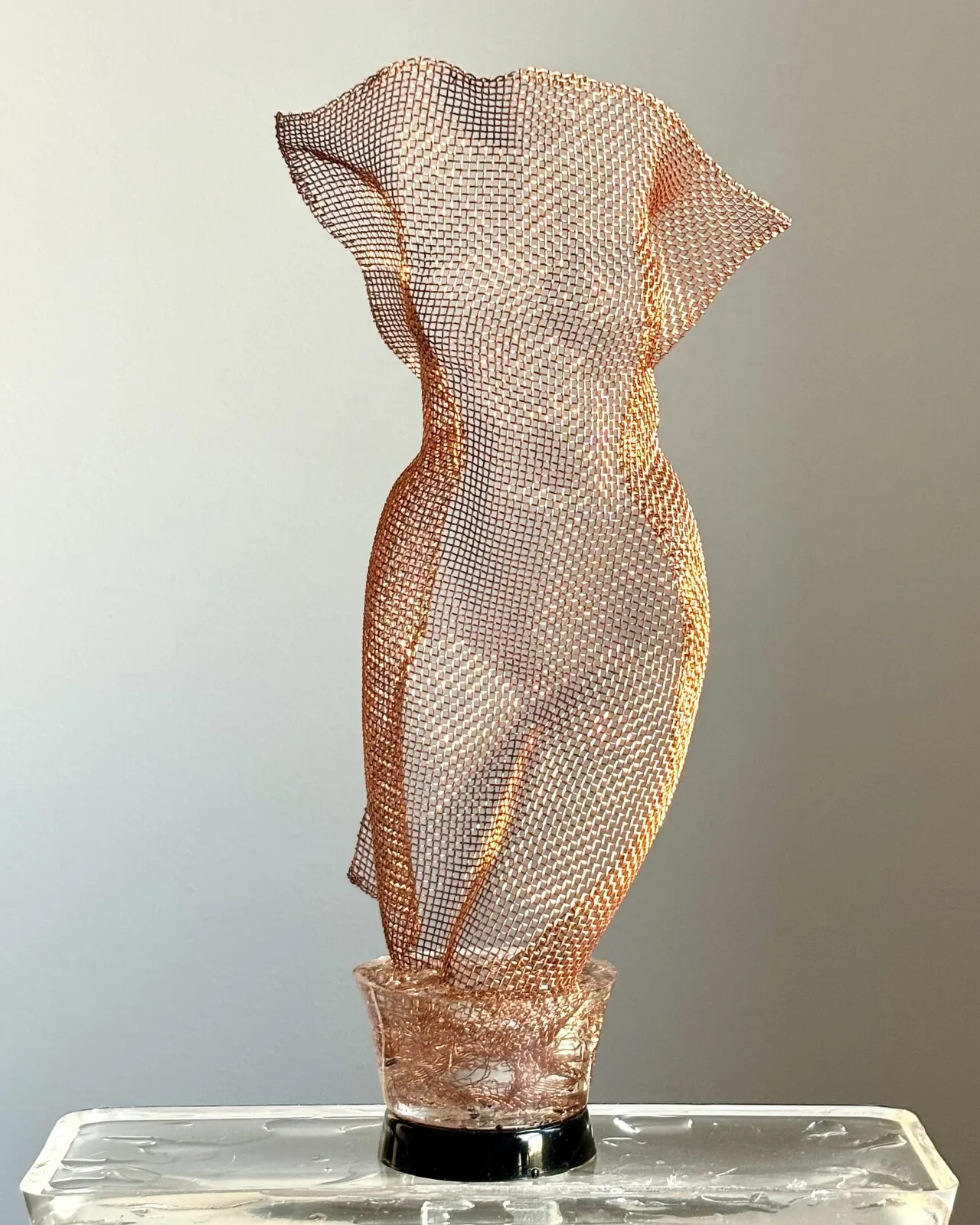 Skulptur Solkysst av Lena Nilson