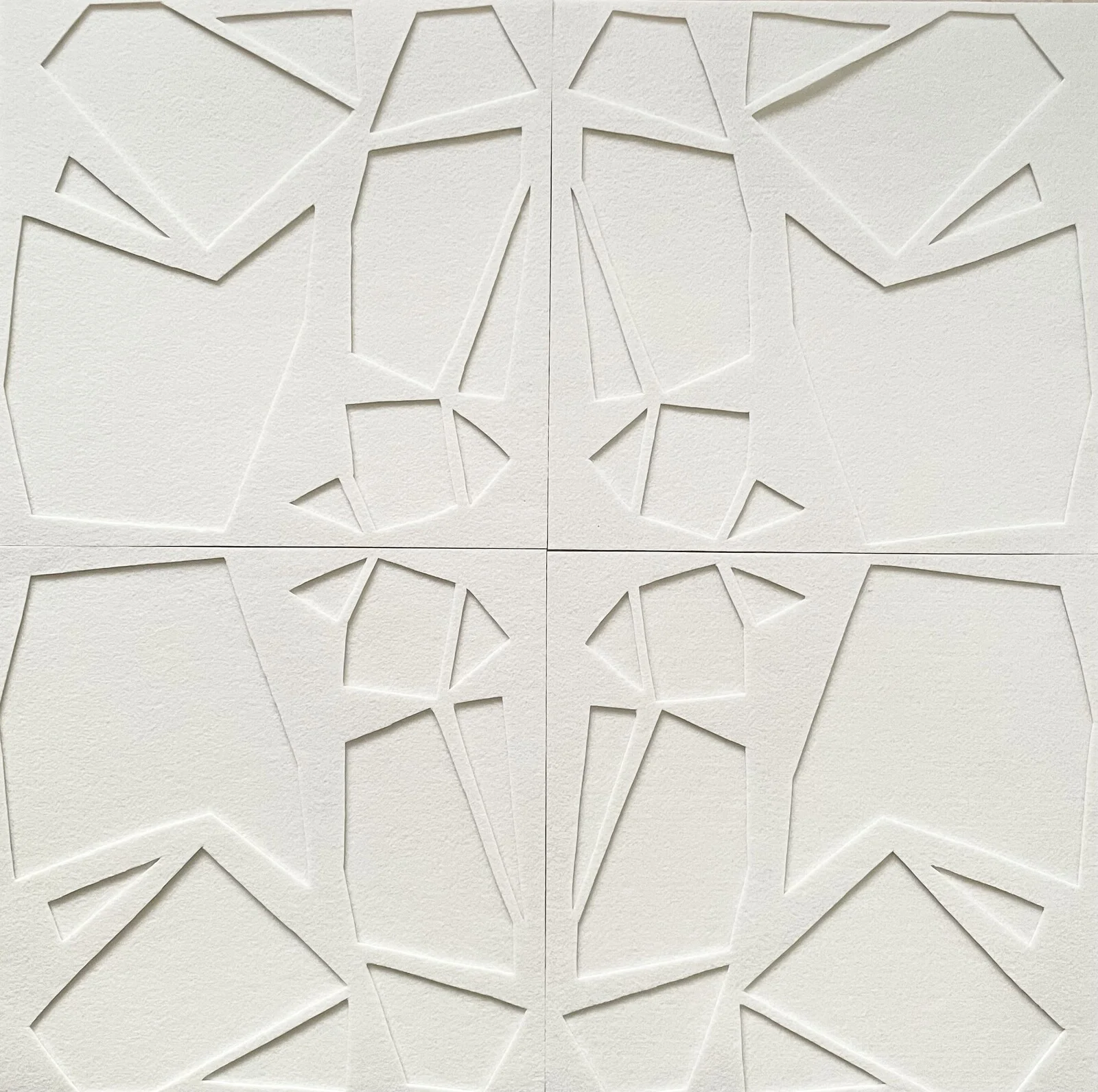 Abstrakta, offwhite av Carola Wiklund