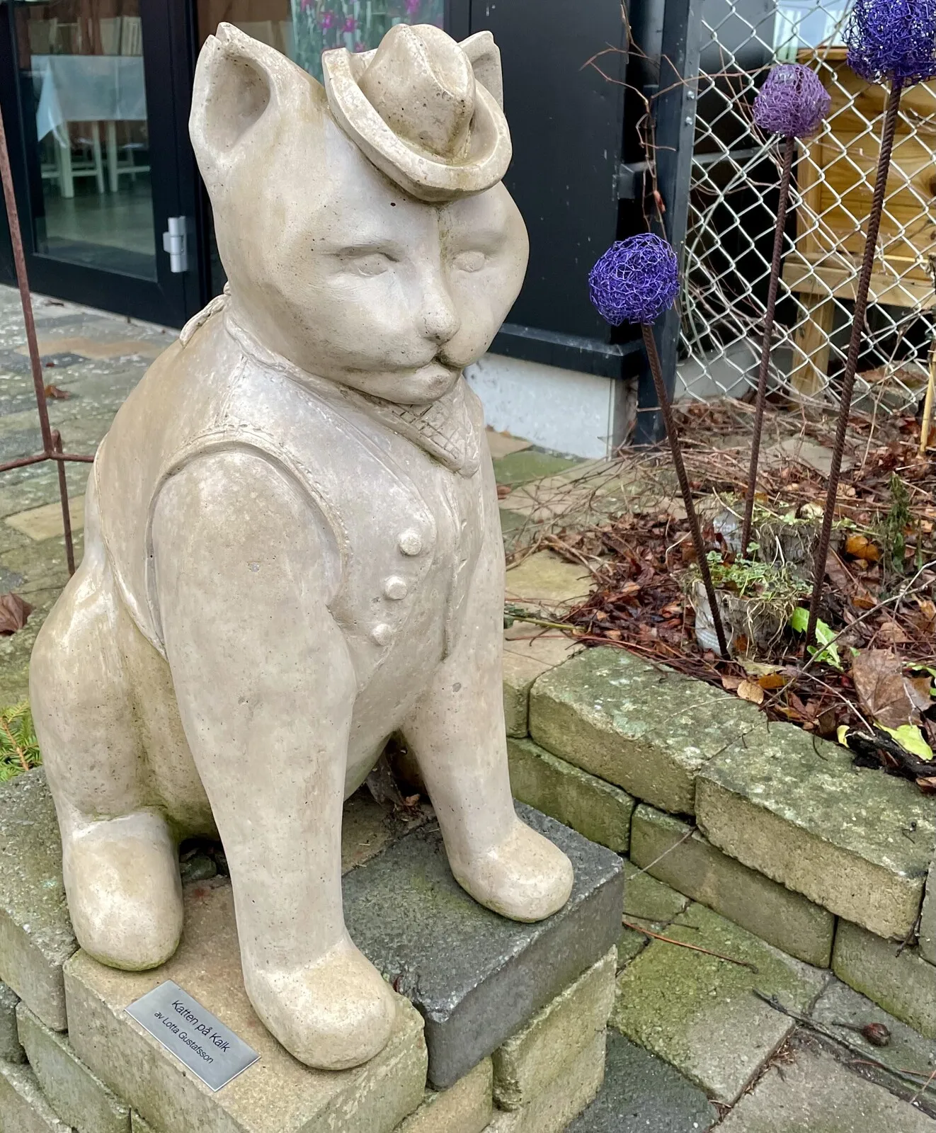 Skulptur Katten på Kalk/offentlig konst av Lotta Gustafsson