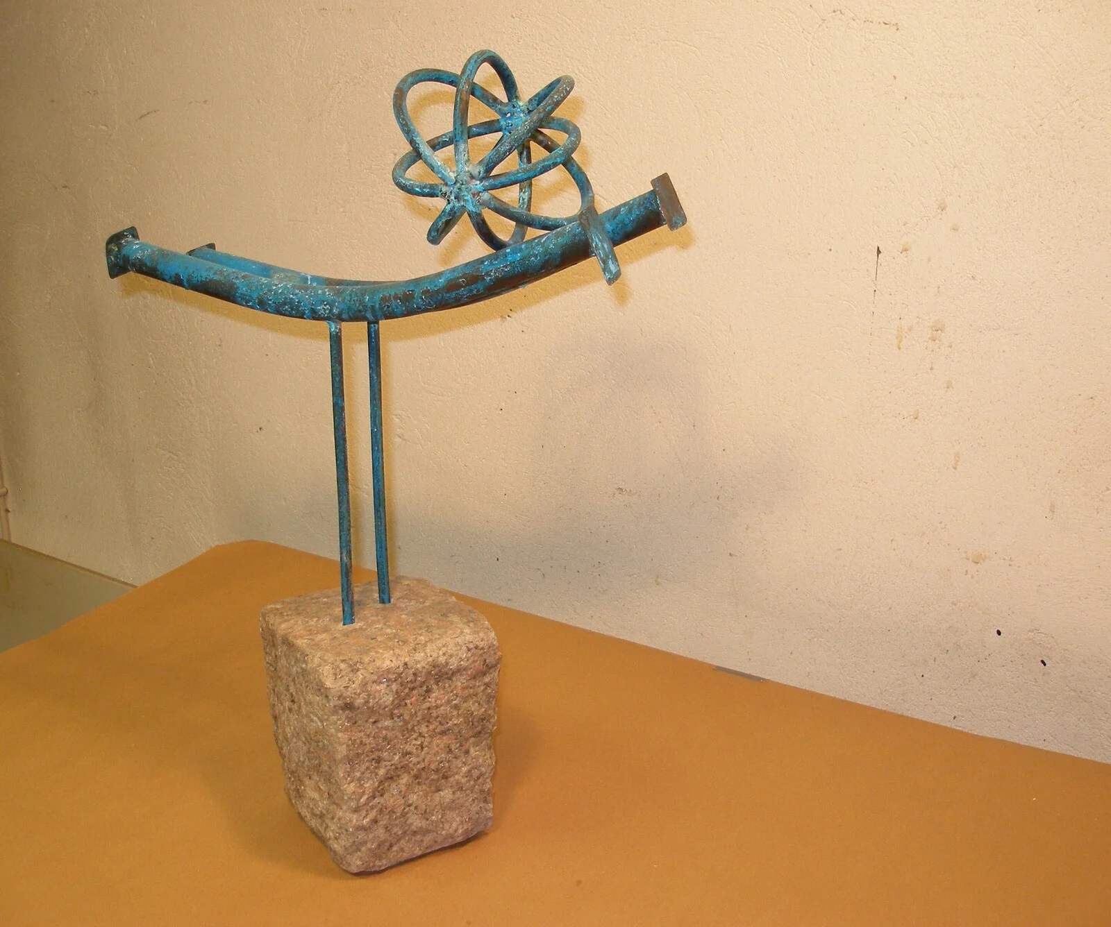 Skulptur Vågspel av Håkan Lissmark