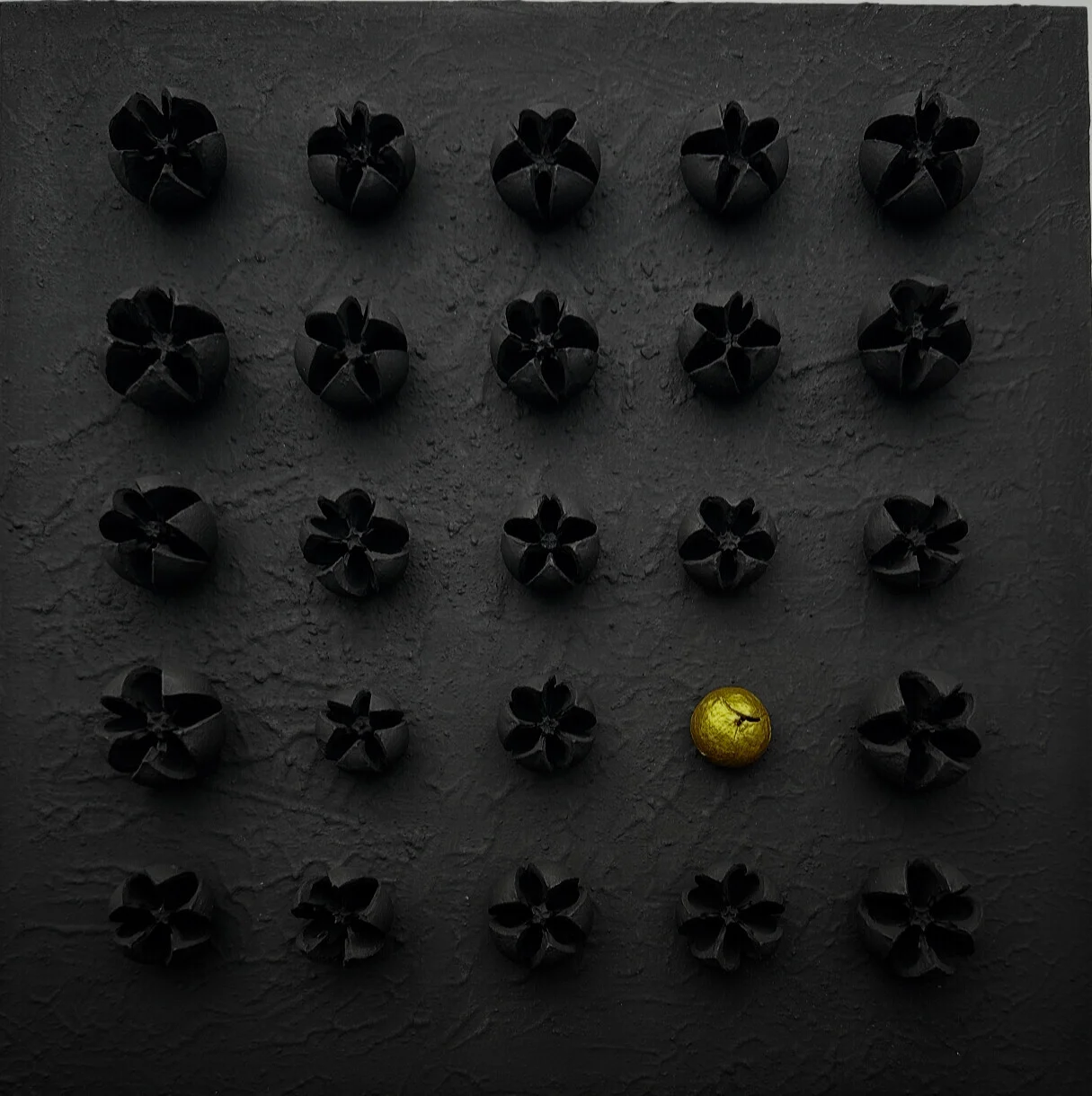 Same same but different II av Carmen Paas