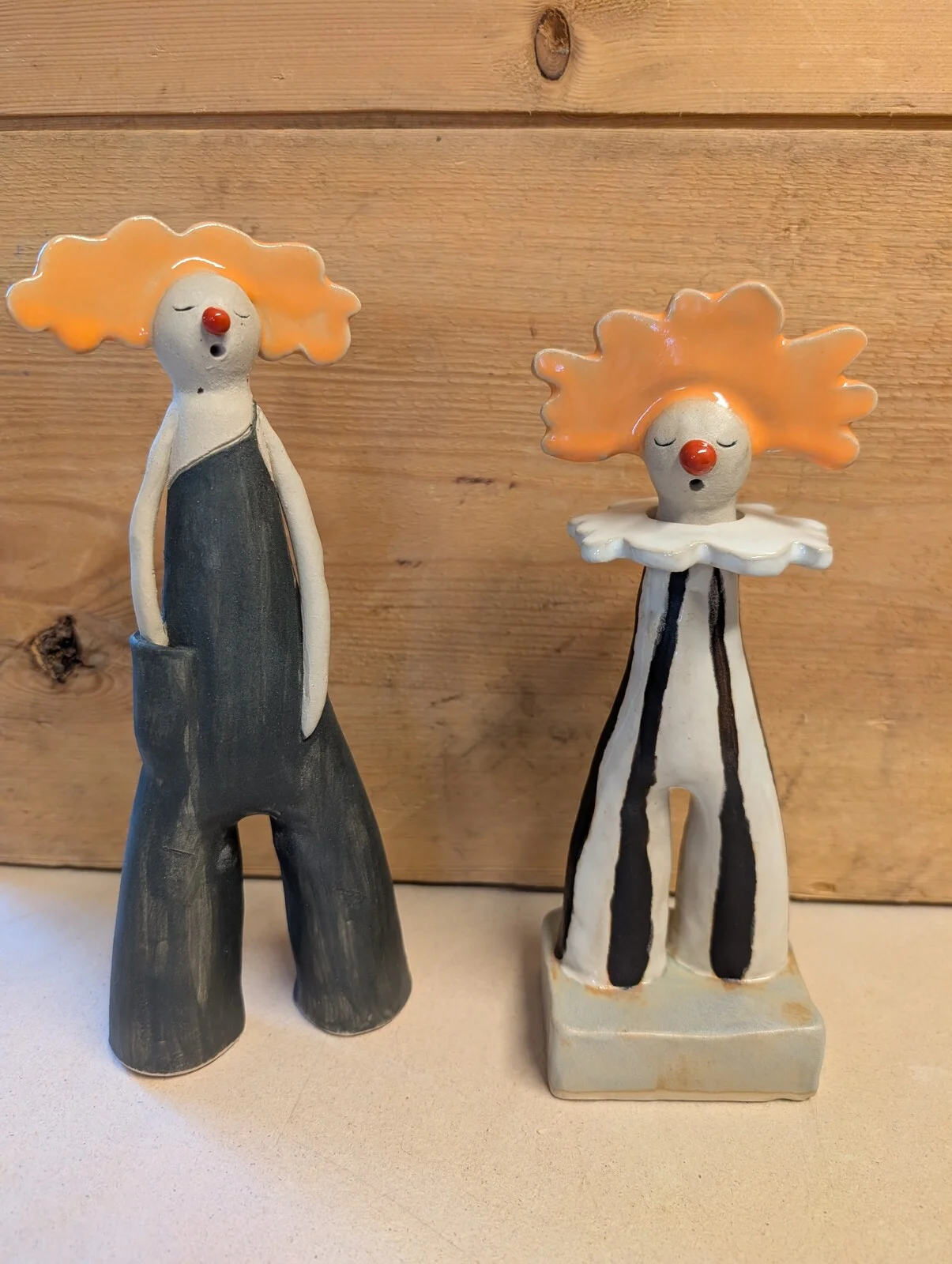 Skulptur Clown #1 & Clown #2 av Zara Room