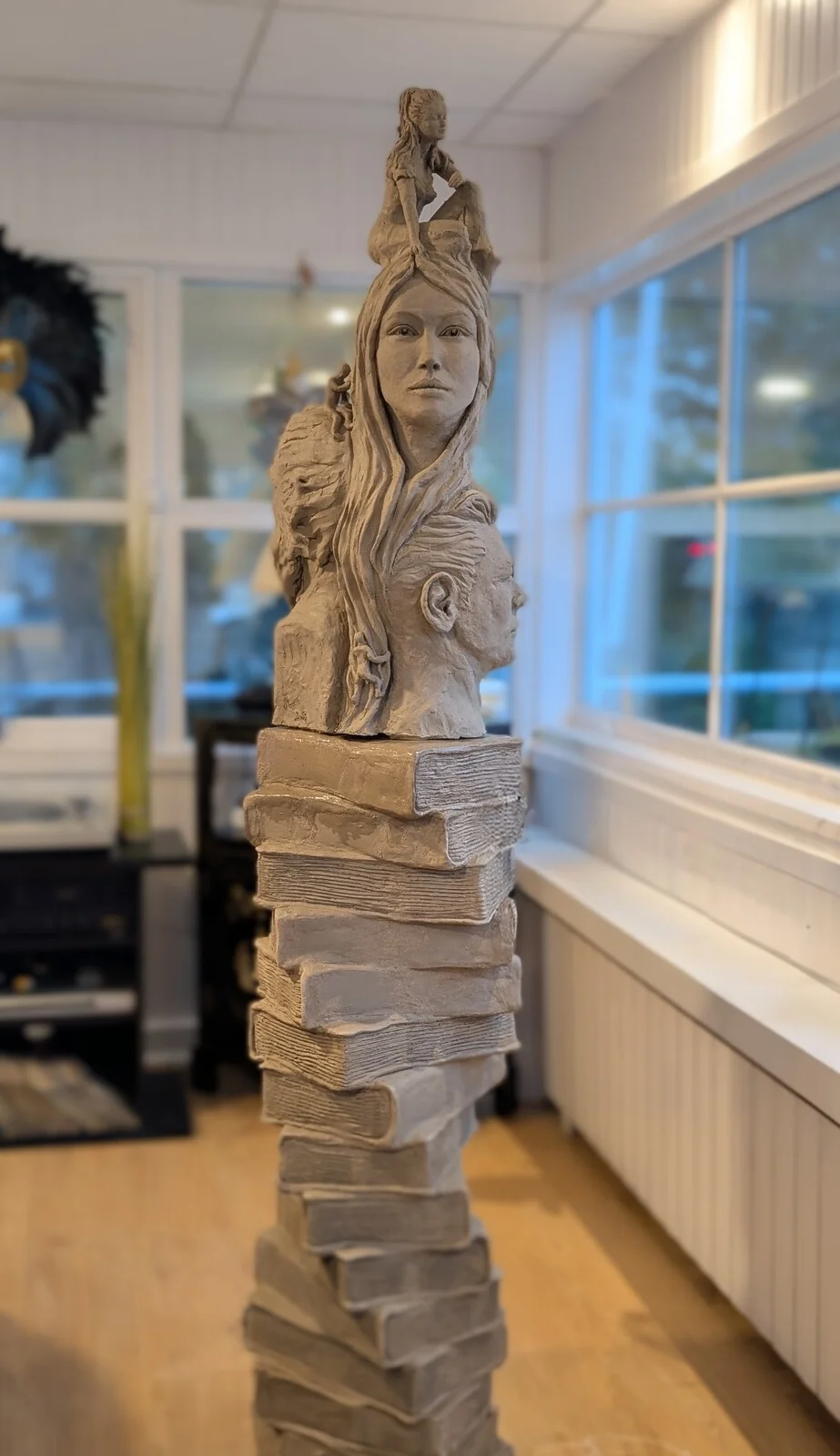 Skulptur Nanos gigantum humeris insidentes av Moon Billard