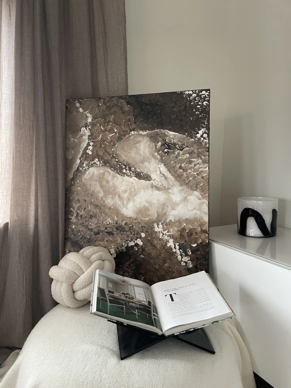 Akrylmålning Brown swan av Julia Sager