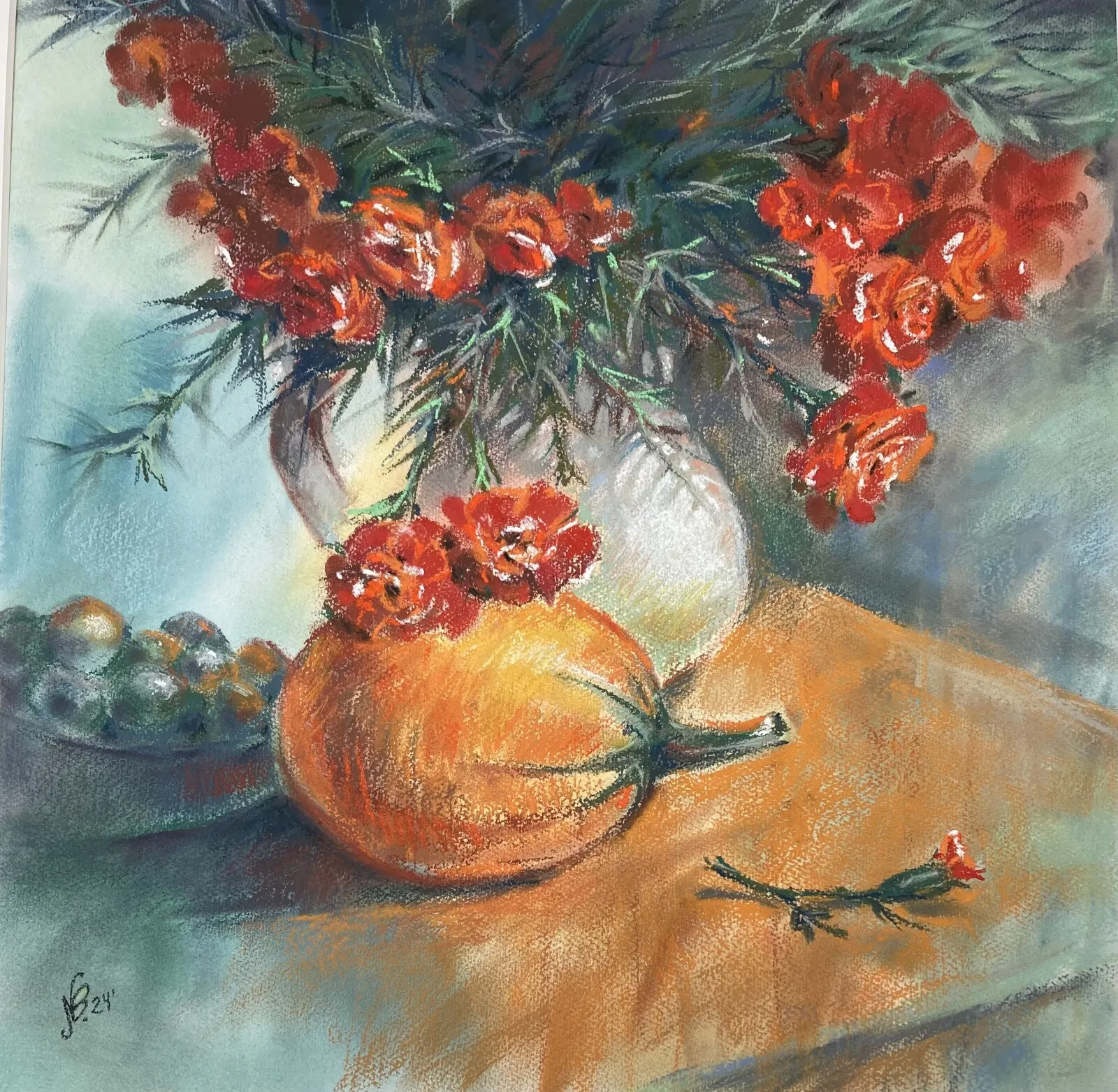 Blommor och pumpa – stilleben i pastell. av Nadezda Beletskaya