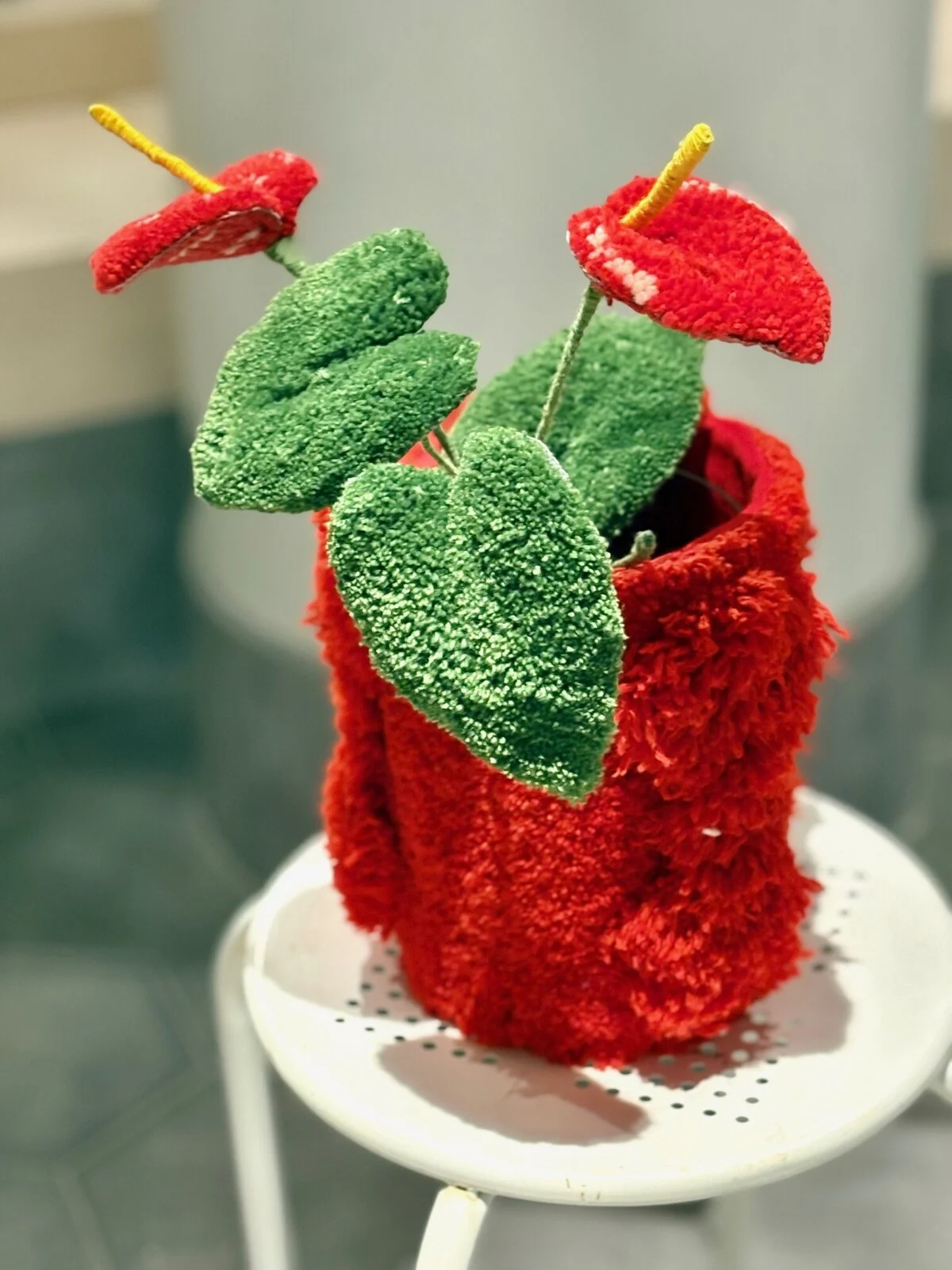 Tuftad vas med växt nr. 3 av Katarina Rönndahl