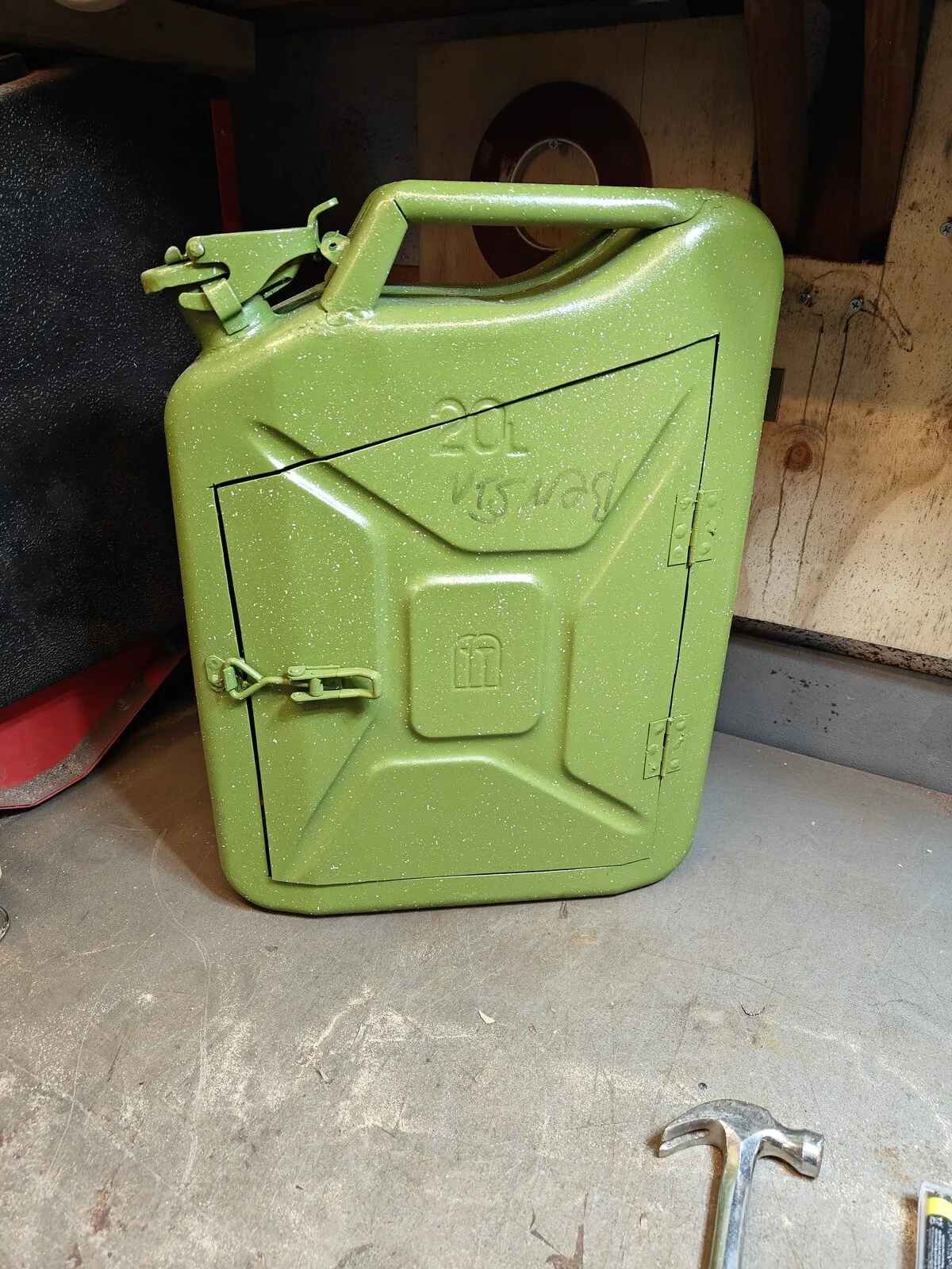 Barskåp av Daniel Albinsson