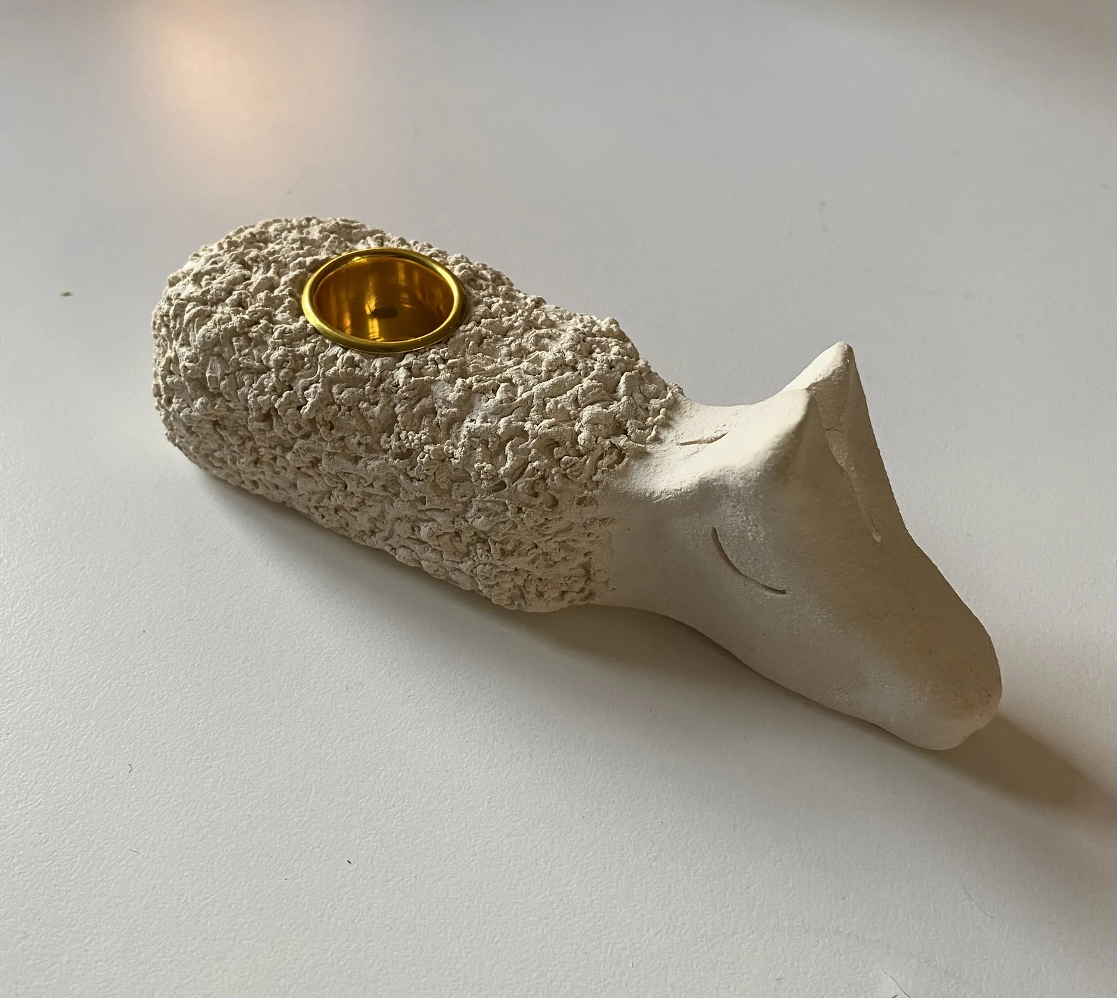 Skulptur Vilodjur (nummer 13) "Henny är en ljusstake" av Daniel Holking