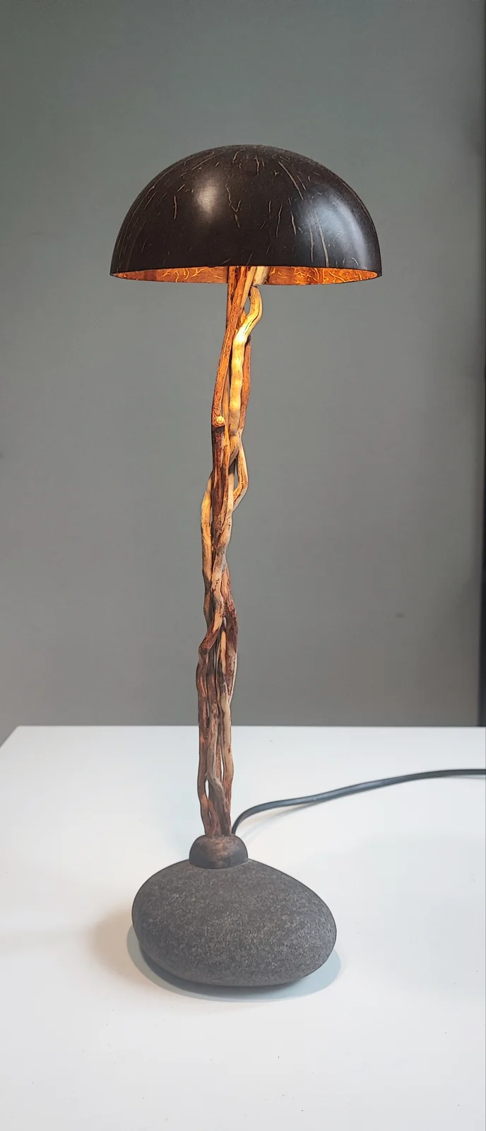 Lampa 9 av Milenko Popovic