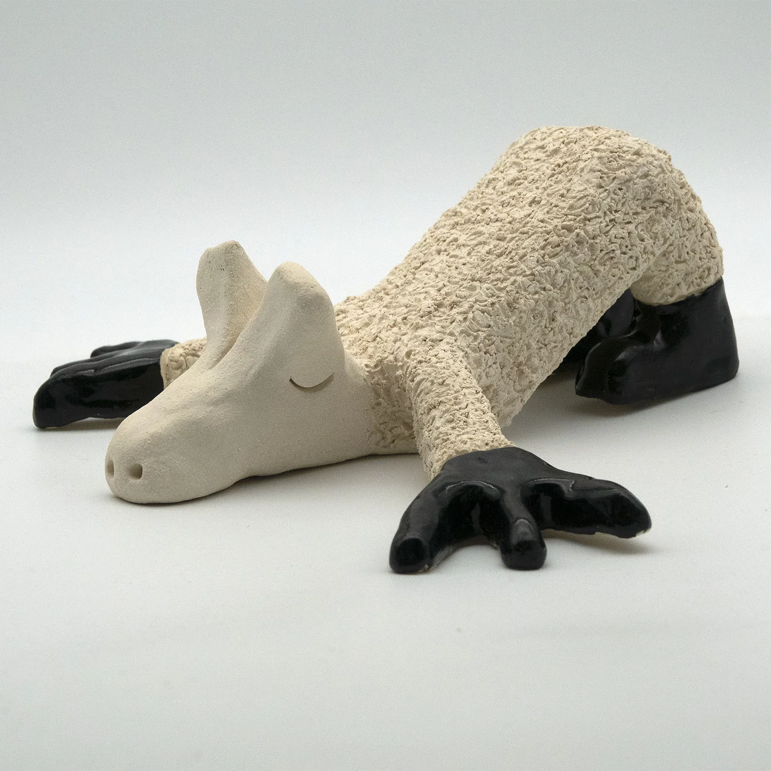 Skulptur Vilodjur (nummer 24) "Namaste mother duckers". av Daniel Holking