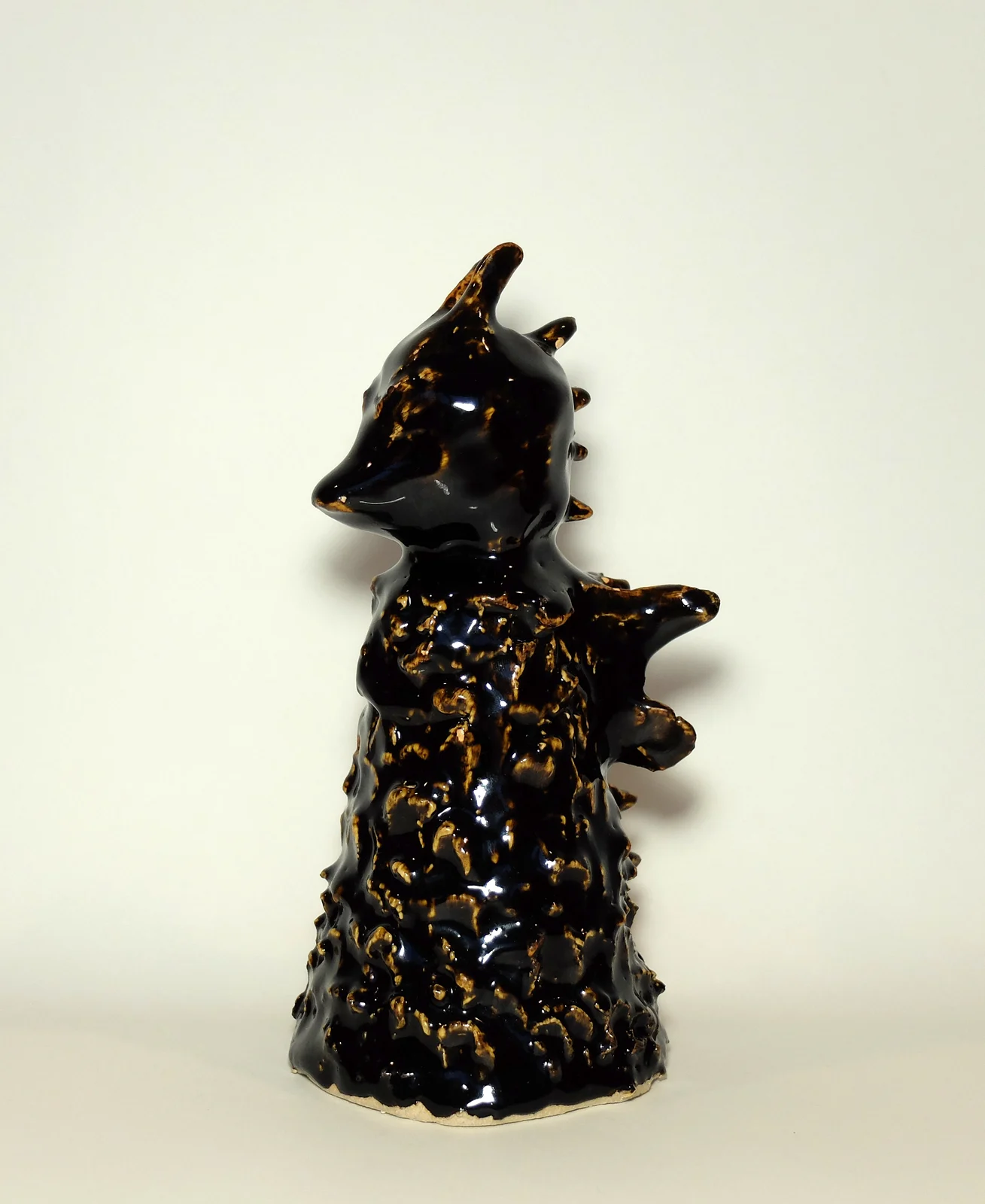 Skulptur Keramik skulptur Draken av Veronika Öberg