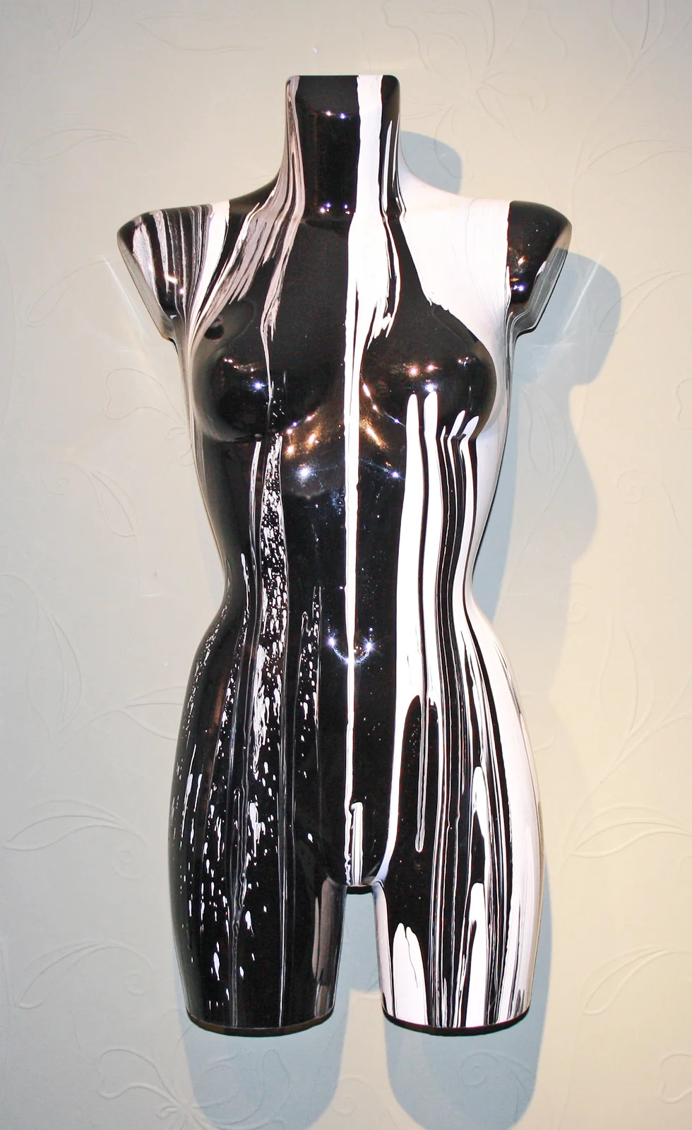 Skulptur Black or White Girl av Richard Klarby