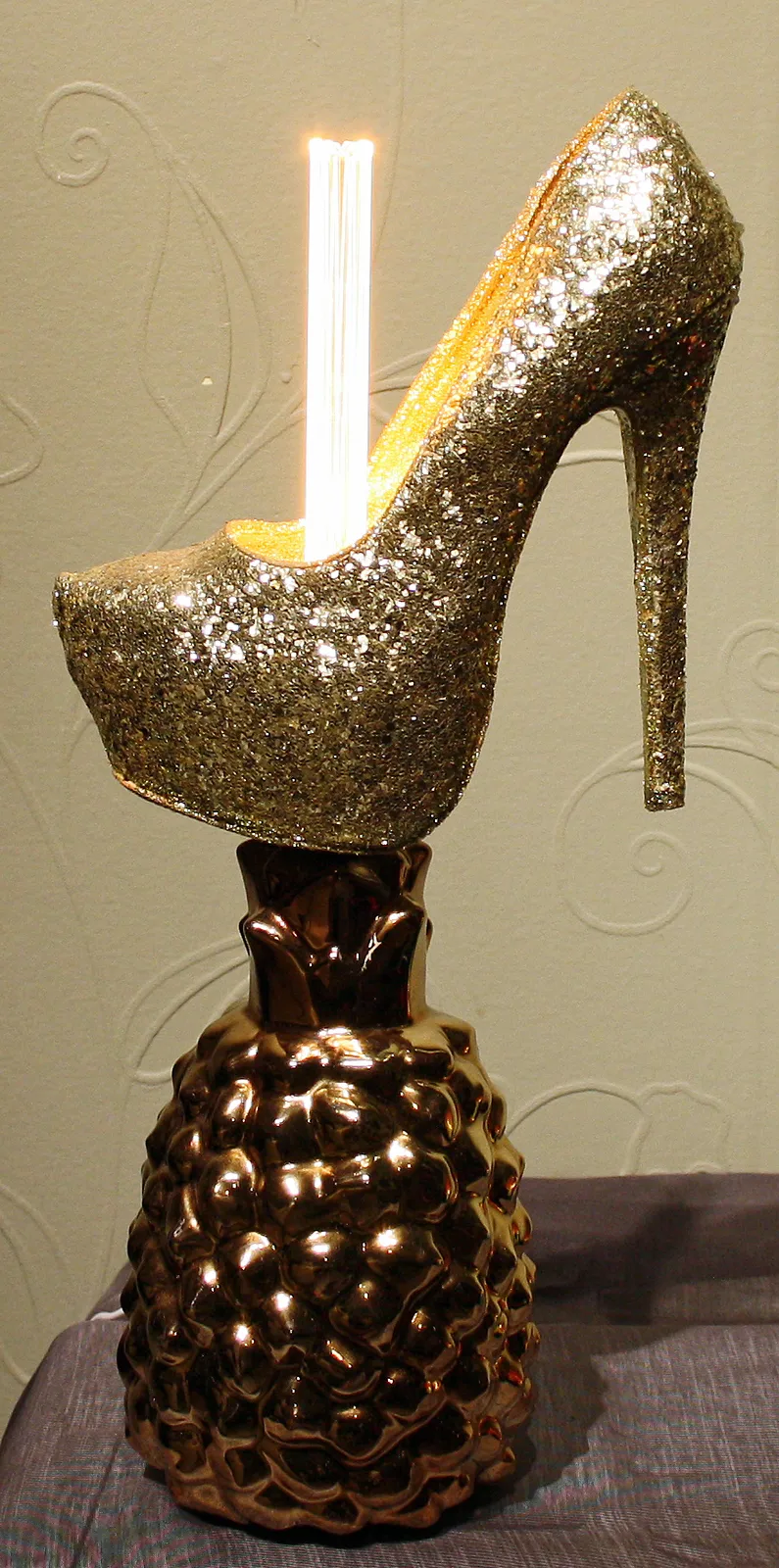 Skulptur Pinapple Shoe (Wahlgren Edition) av Richard Klarby