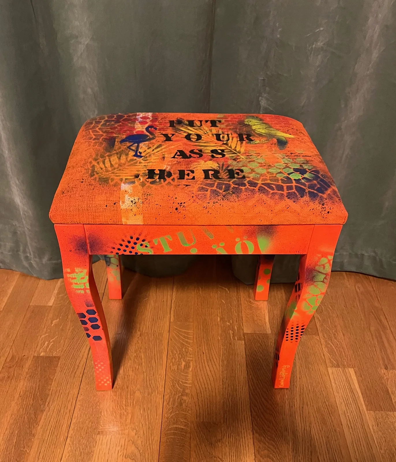 Akrylmålning Orange, signerad konstpall av Ewa Löfling