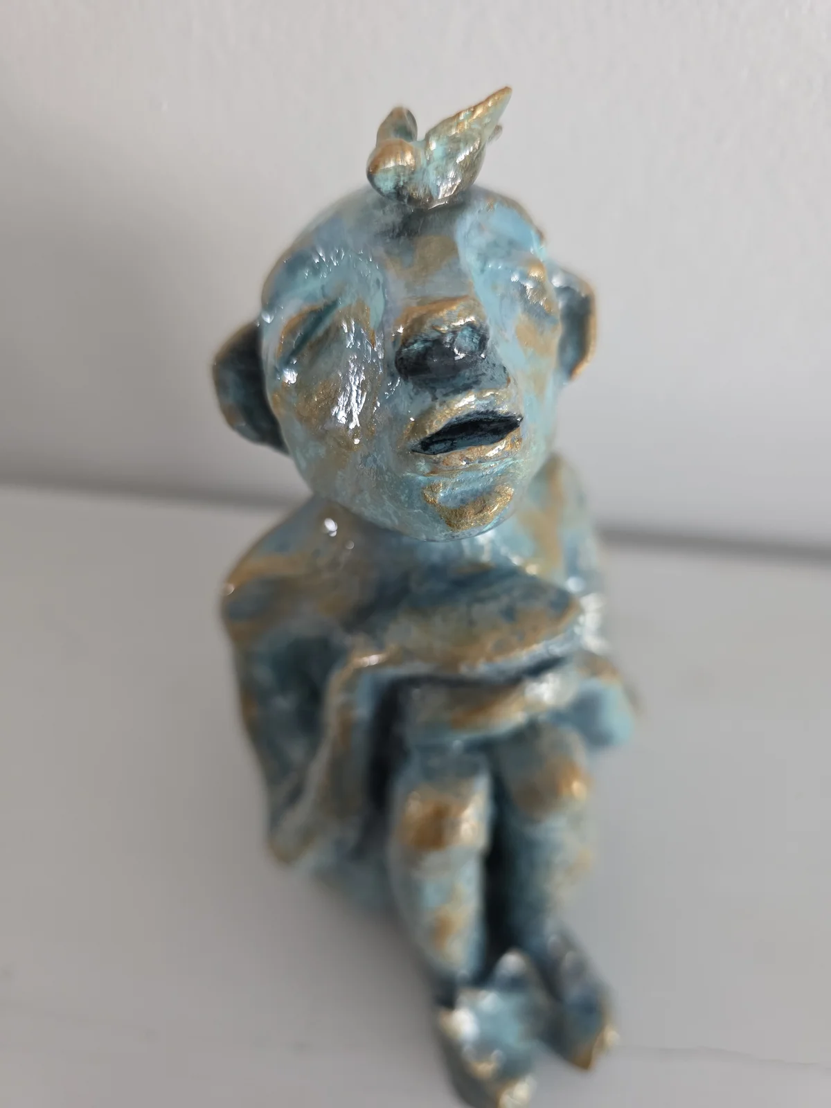 Skulptur In between av Erika Eriksson