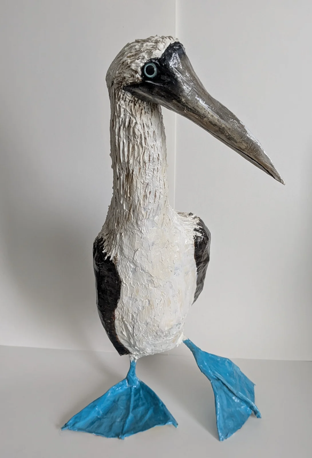 Skulptur Hilding den blåfotade sulan av Lena Åsell