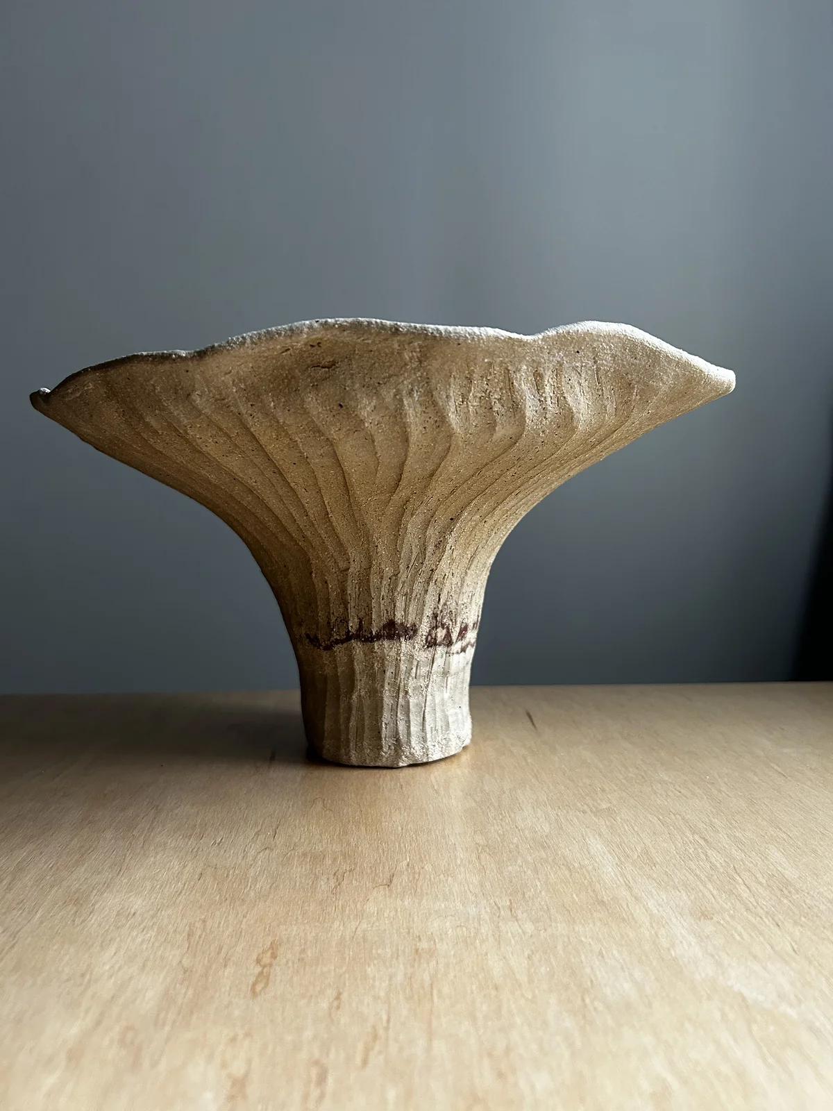 Skulptur Neda av Beti Velkoska DDBC Keramik