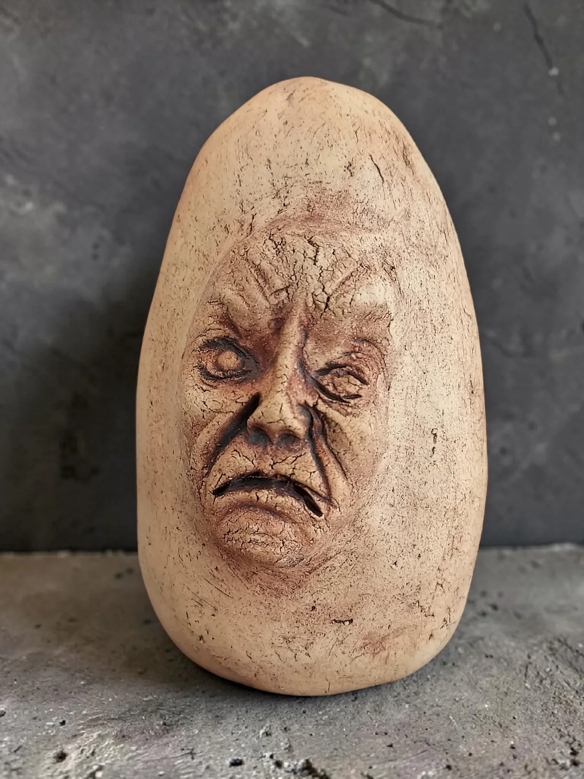 Skulptur Rötägg 1 av Åsa Hansson