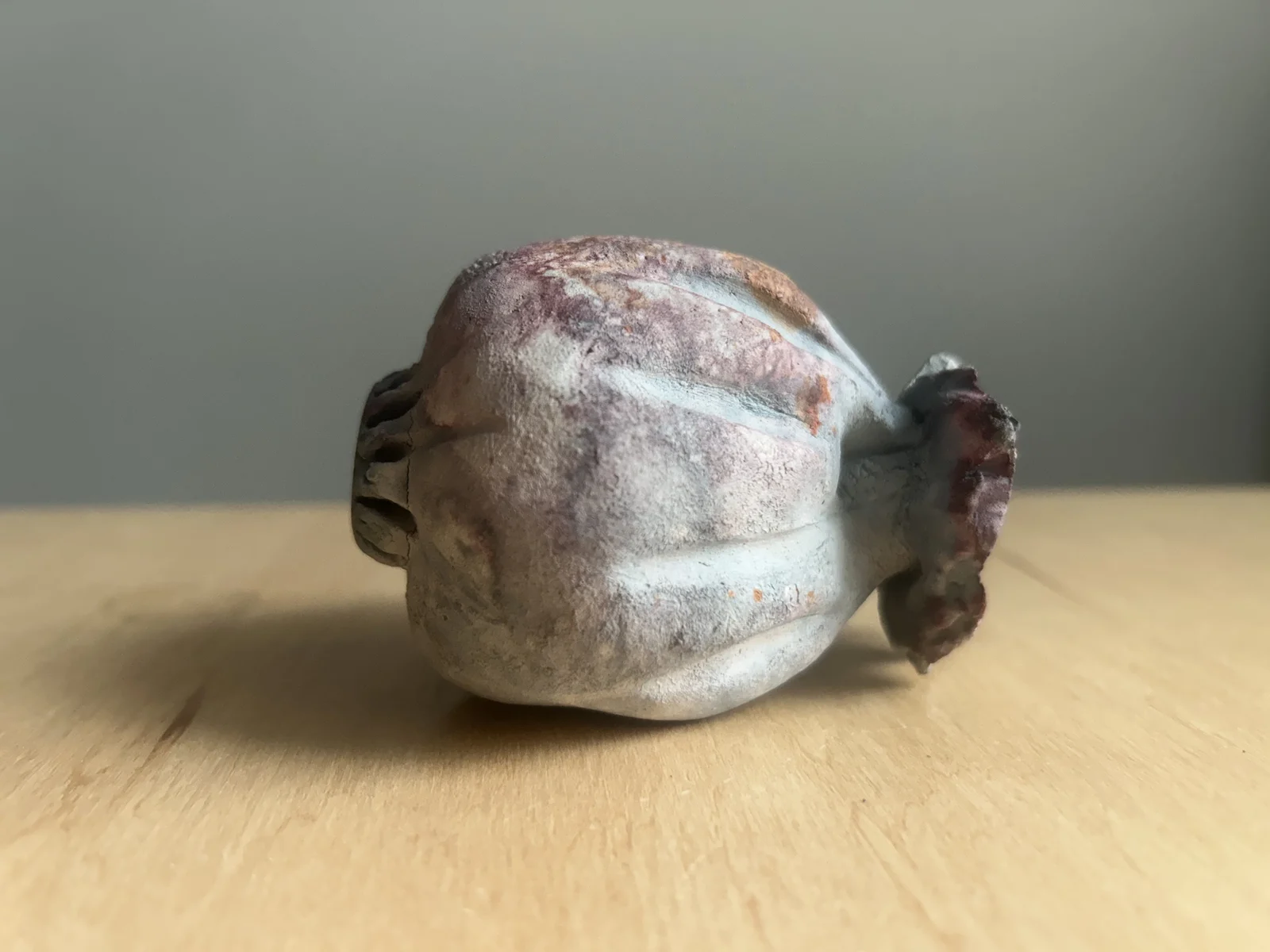 Skulptur Vallmo av Beti Velkoska DDBC Keramik