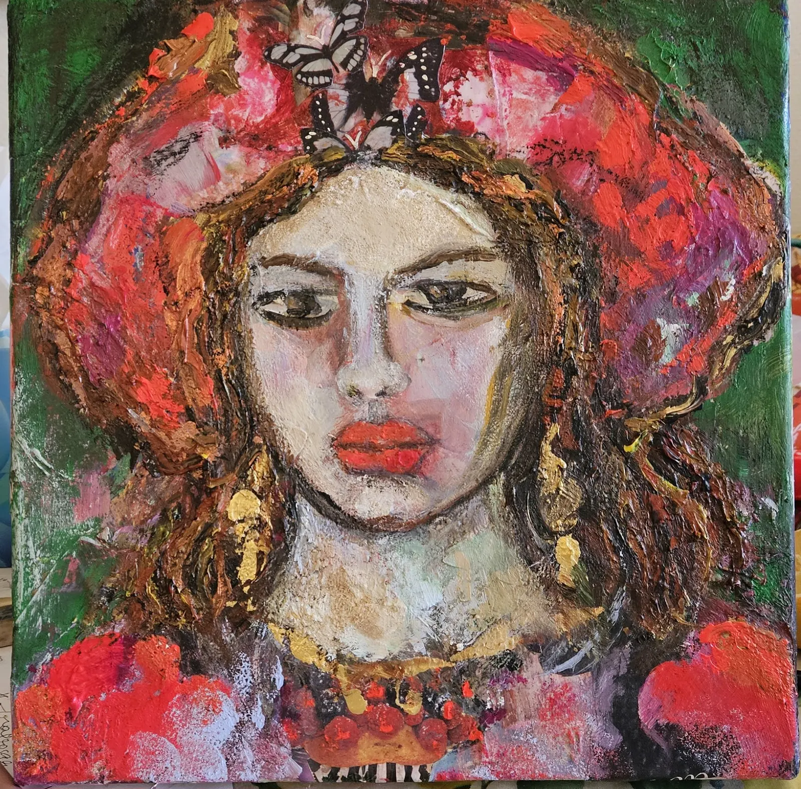 Flickan i rött. Akryl- MixedMedia på duk. av Marta Monguillot