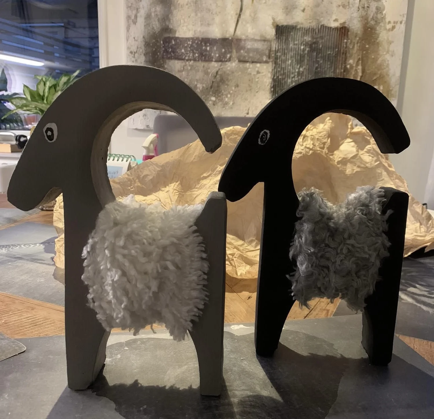 Skulptur Bock gjuten i betong av Jeanette Lindstammer