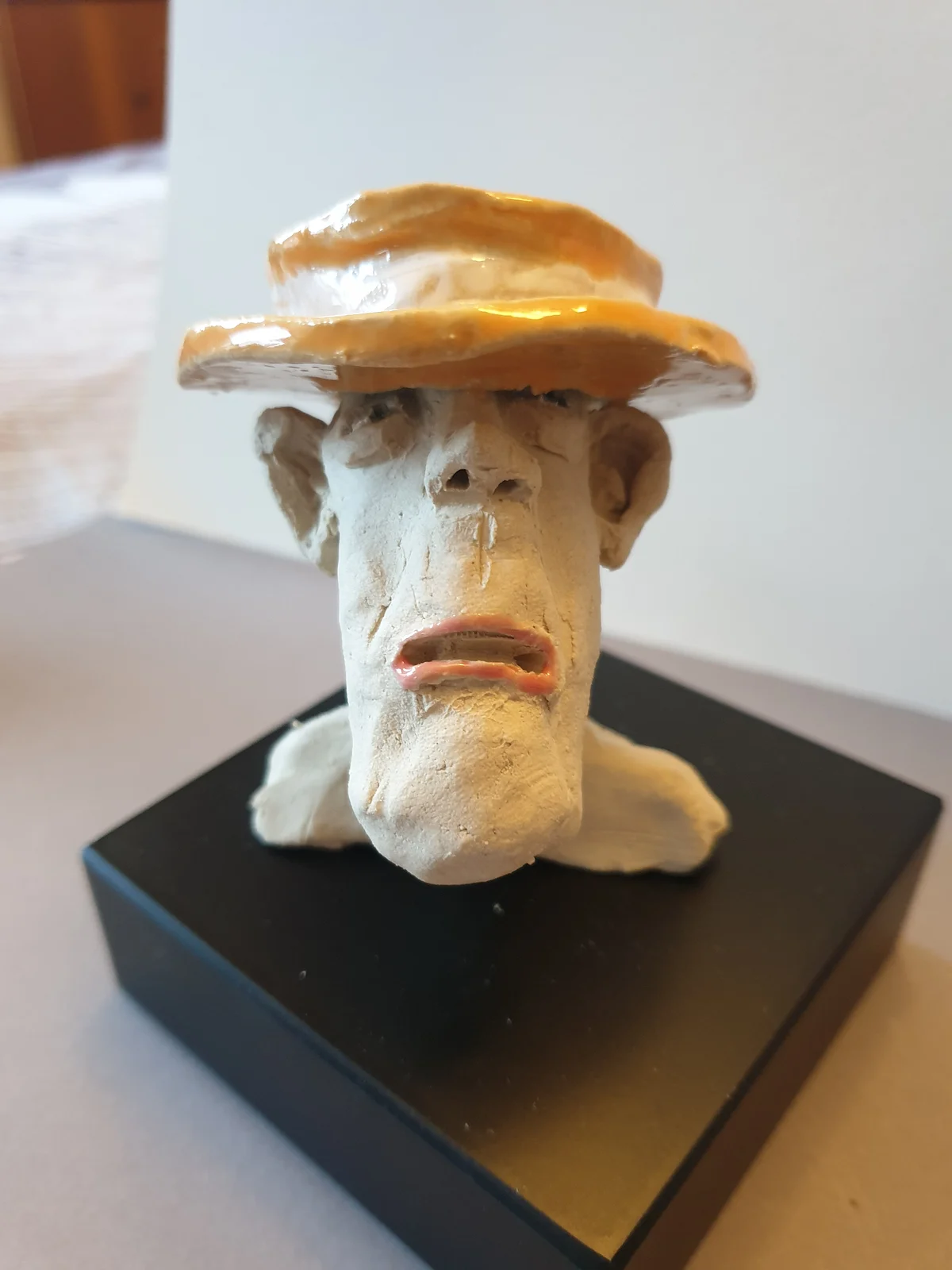 Skulptur Mannen med hatten av Anita Paulsson