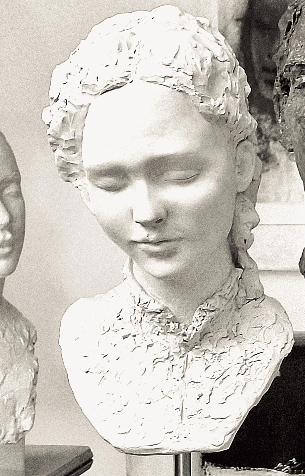 Skulptur " Brudslöja "  Skulptur Lera av Josefin Johansson Skulptur