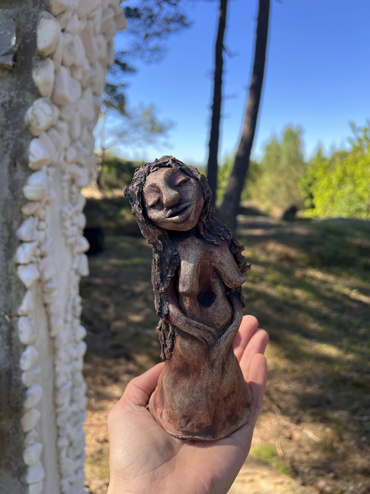 Skulptur The Goddess Within av Skogheims Keramik
