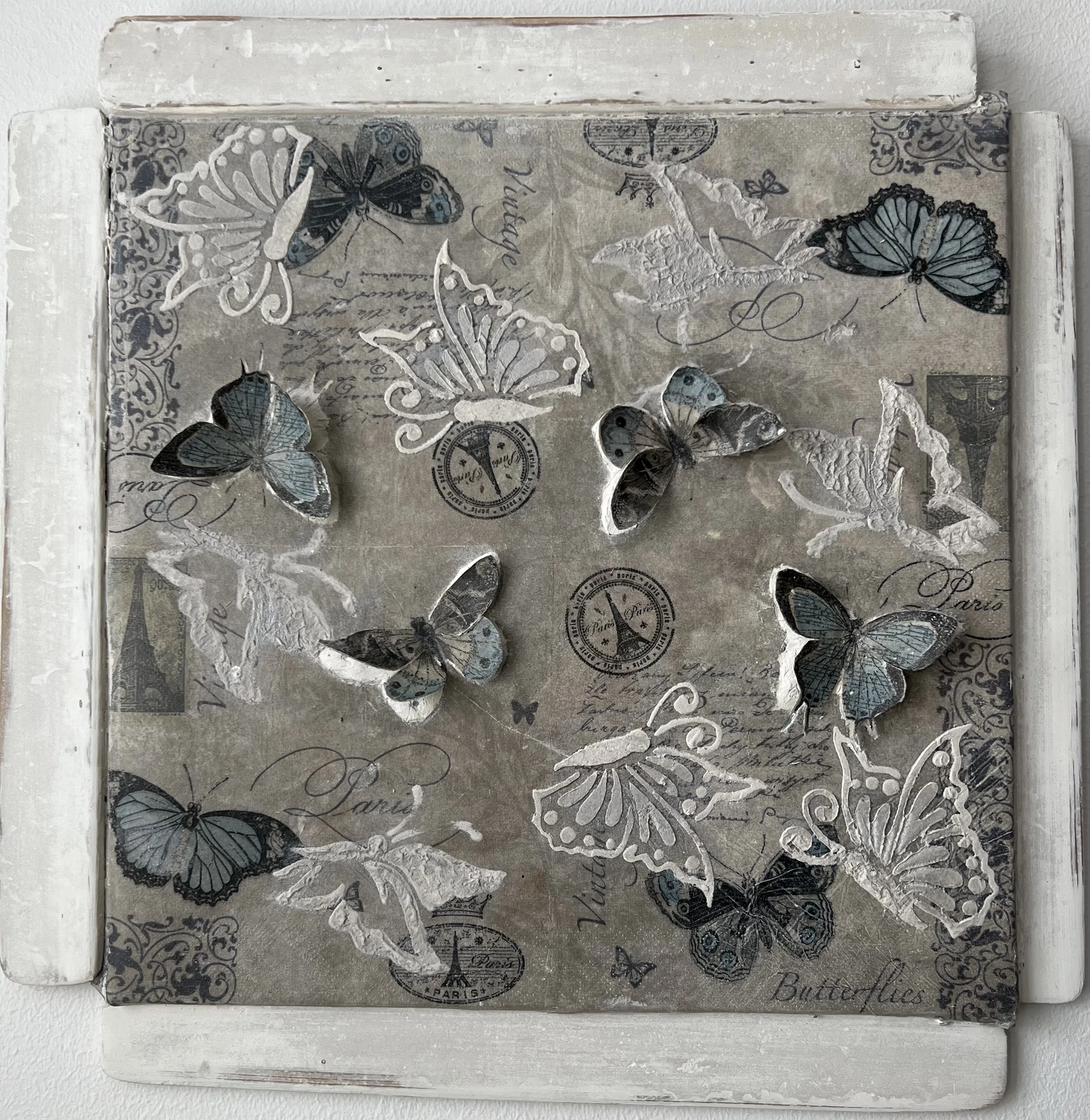 Parisian Butterflies Fjärilar med Paris-tema av Nadia Jahangiri