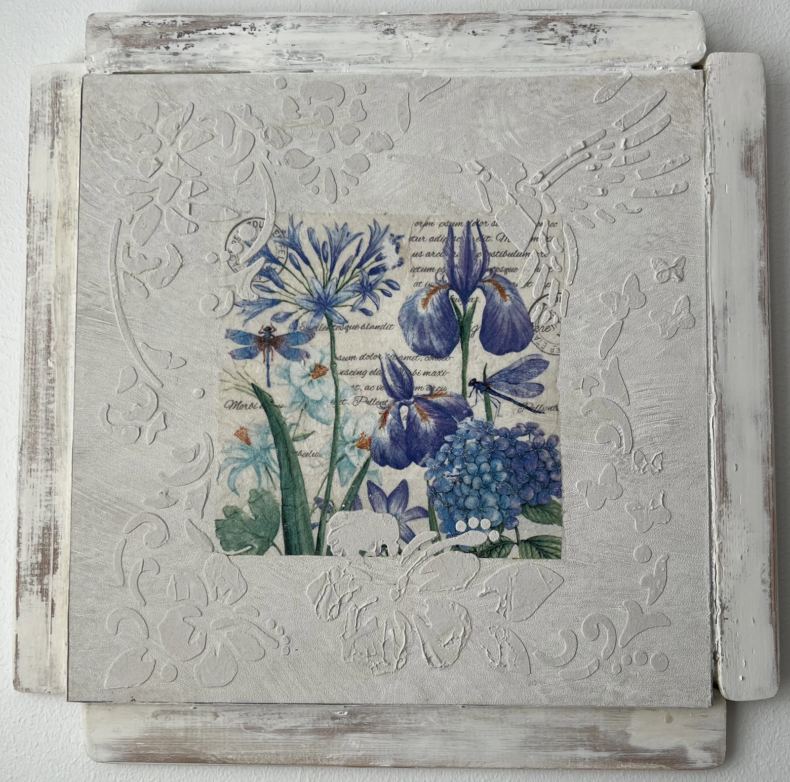 Iris Dreams  Iris och blå hortensia av Nadia Jahangiri
