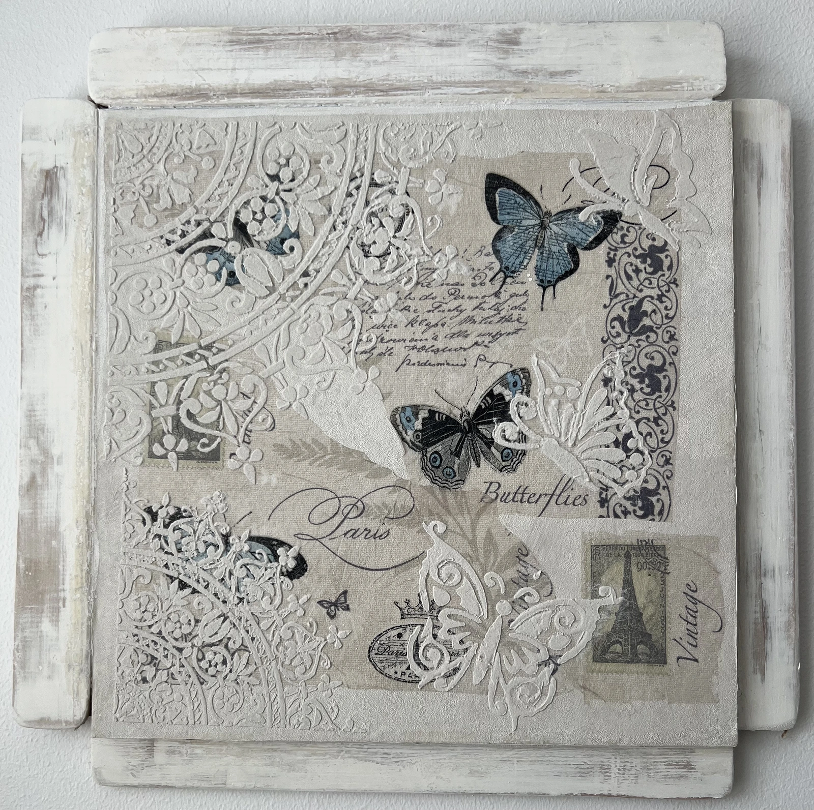 Vintage Butterfly  Enkel Paris-fjärilstavla av Nadia Jahangiri