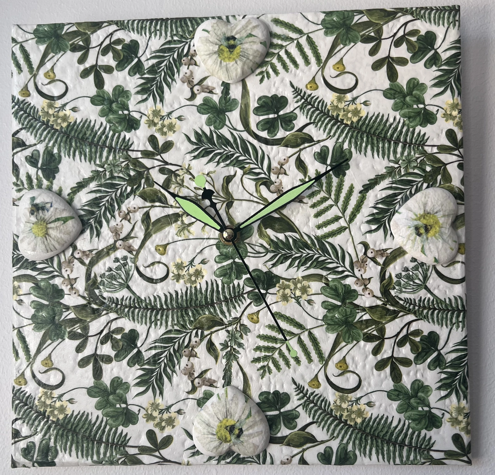 Botanical Clover av Nadia Jahangiri