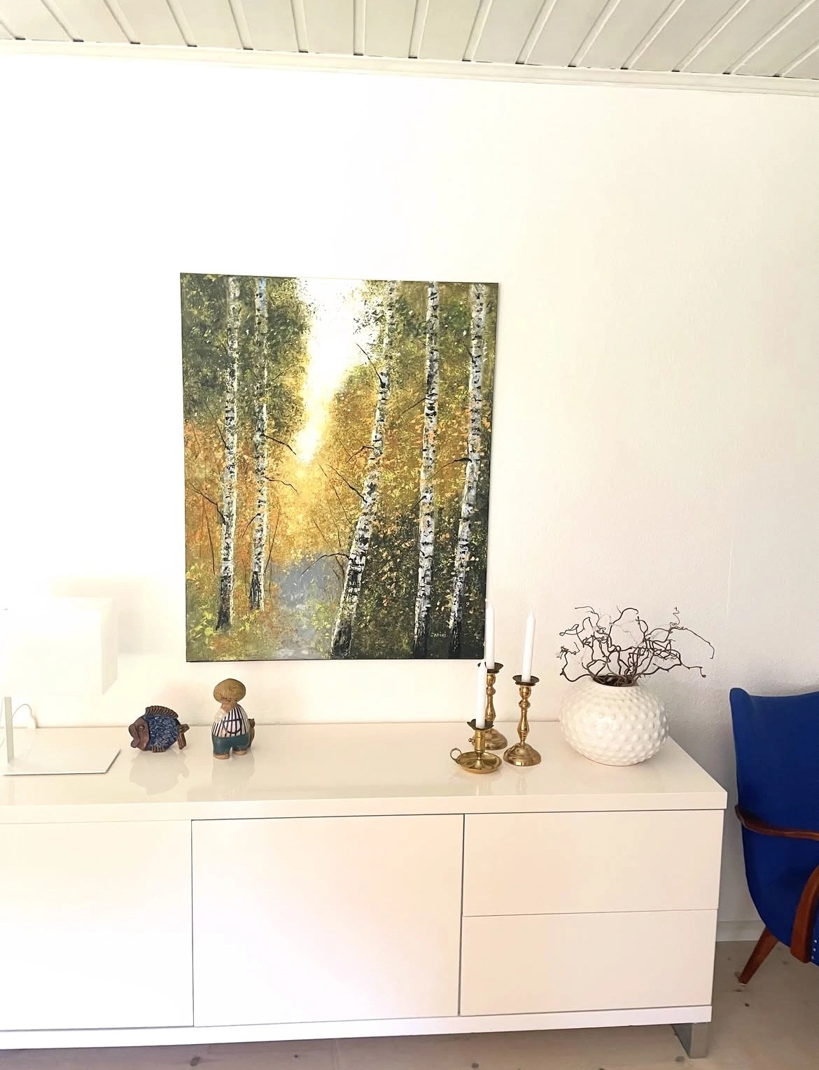 Interiör bild av målningen glittrande höst av Notte Hedberg