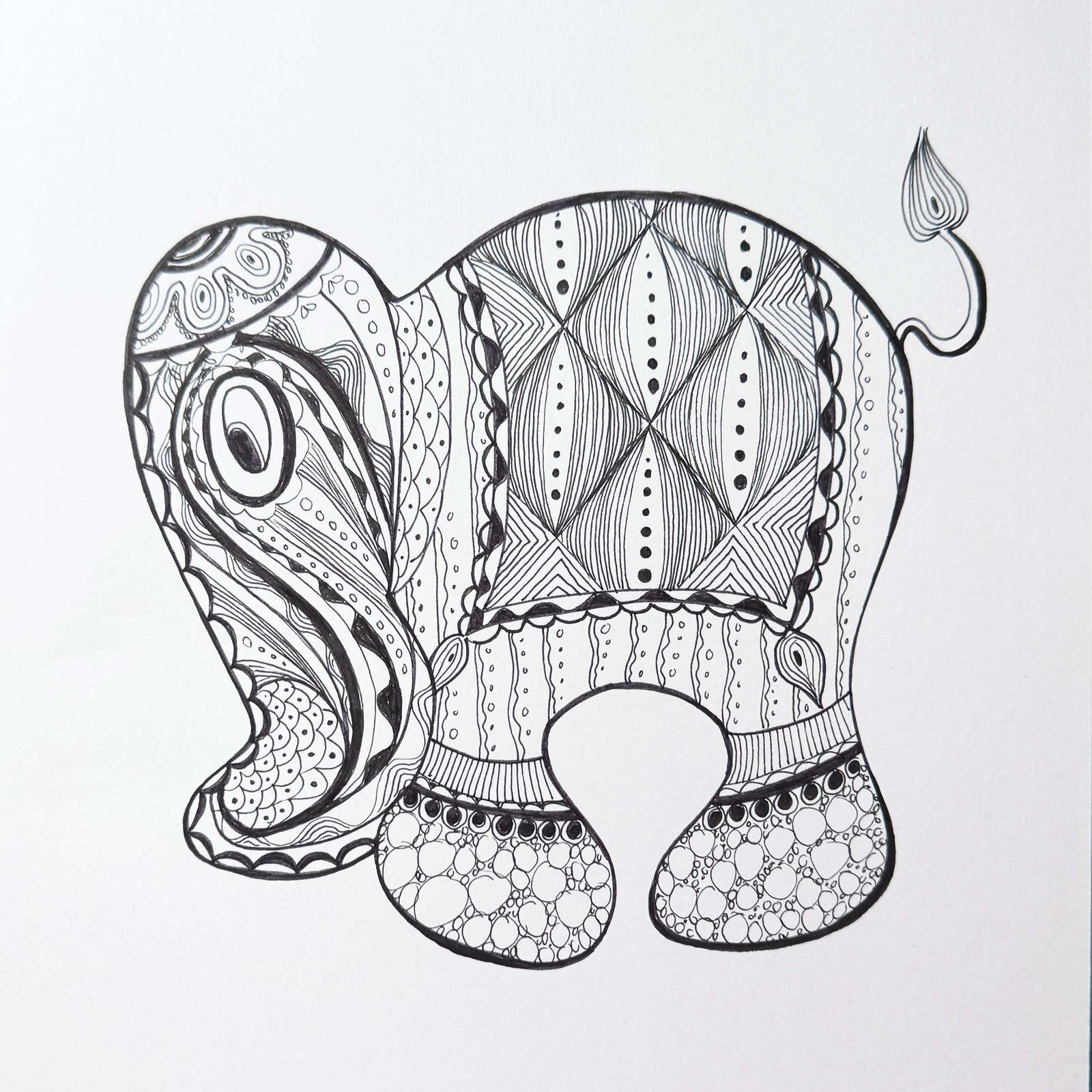 Hati of Phuskar av Maria Bhardwaj