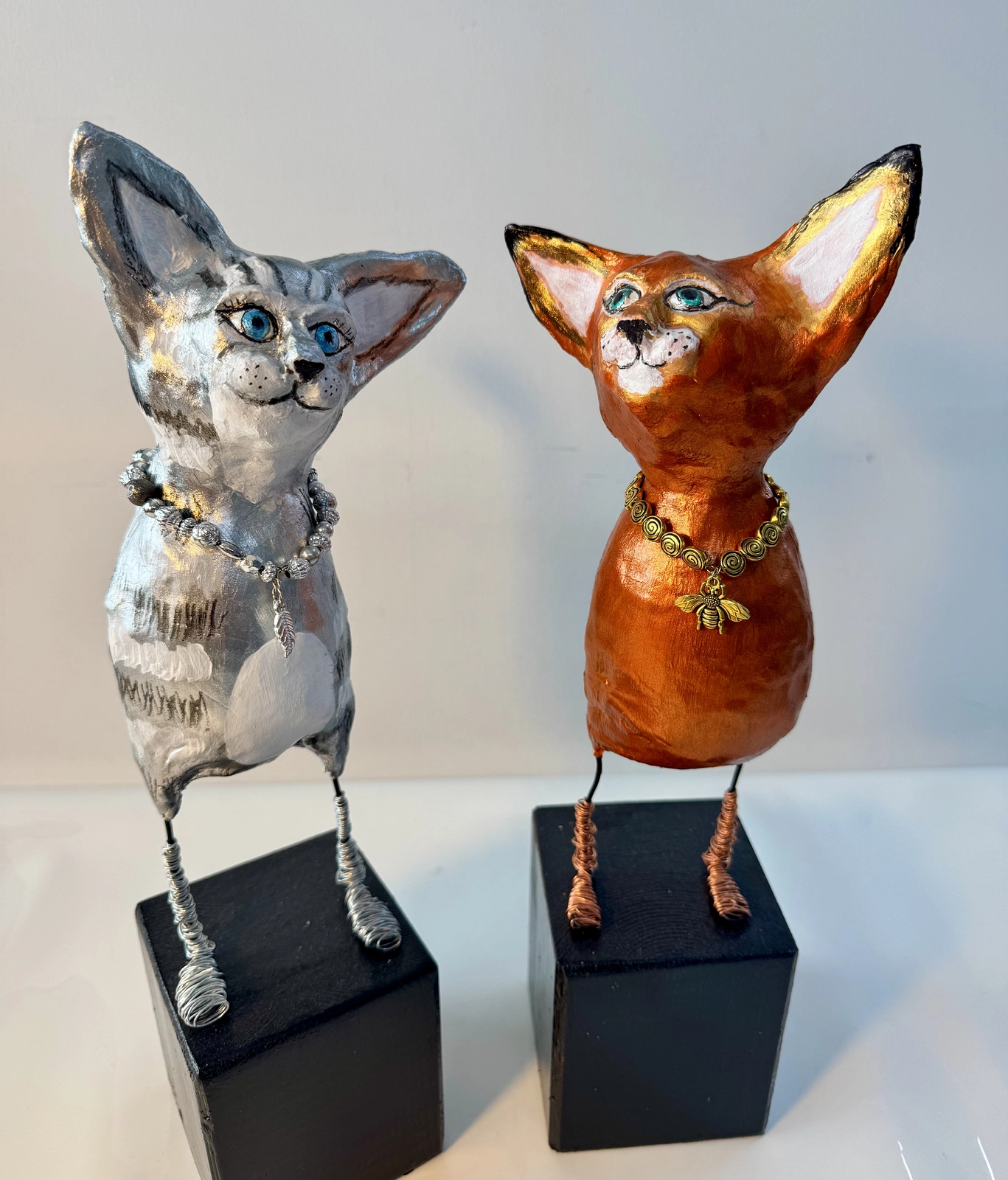 Skulptur Katt & Räv av Elizabeth Ridström-Dörr