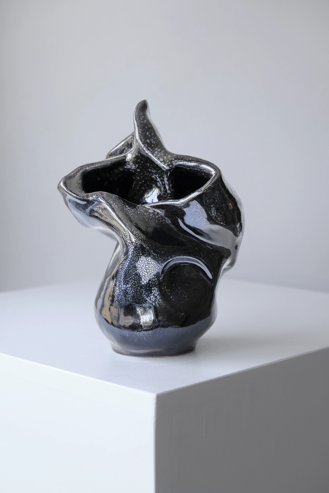 Skulptur Formidable av Rushe Berisha