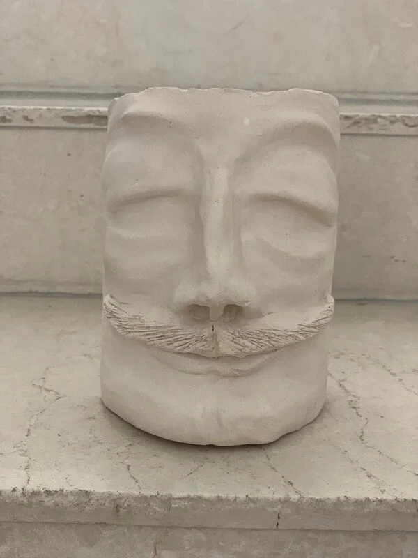 Skulptur Man in meditation av Malin Lidén