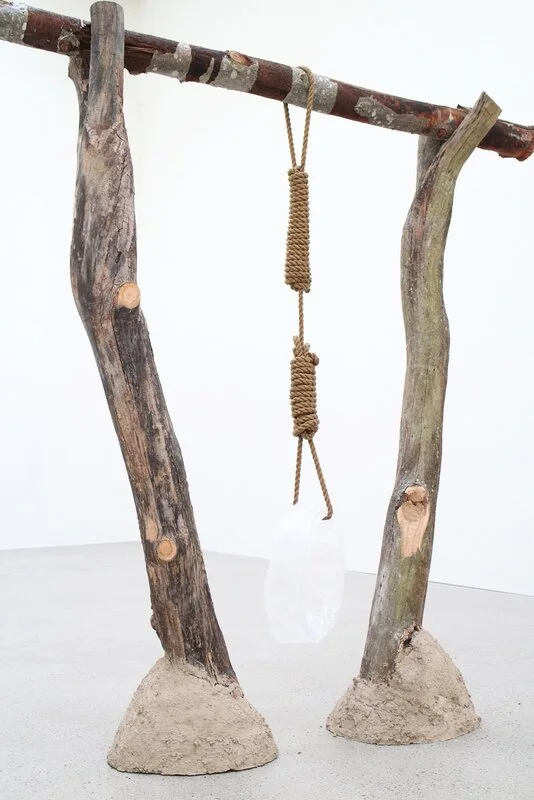 Skulptur Hanging future av Fritz Østeb