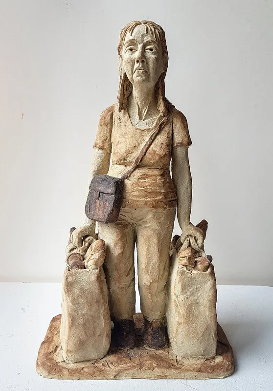 Skulptur Tonårsmamman (Mother of a Teenager) av Annika Rehn