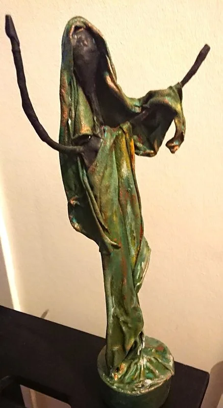 Skulptur Amies starka gudinnor av Amie Norrman Söderman