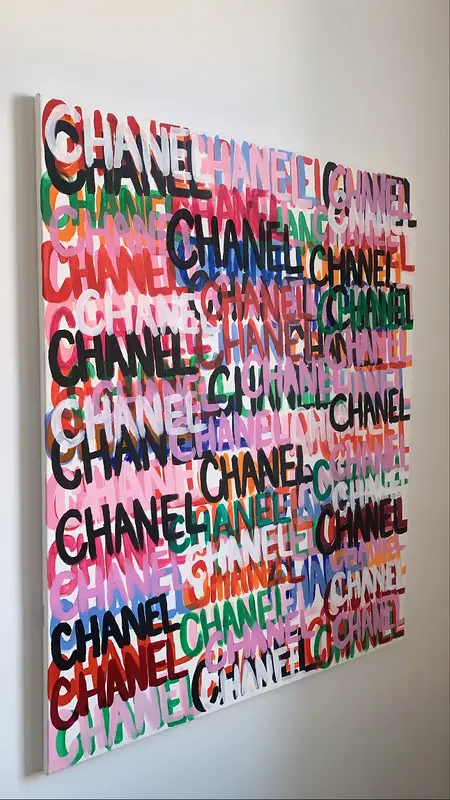 Akrylmålning Hystérie Chanel av Carolina Lönngren