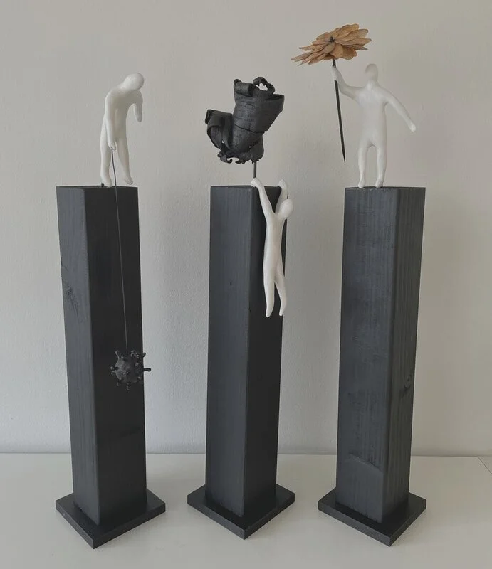 Skulptur Times of Uncertainty av Carmen Paas